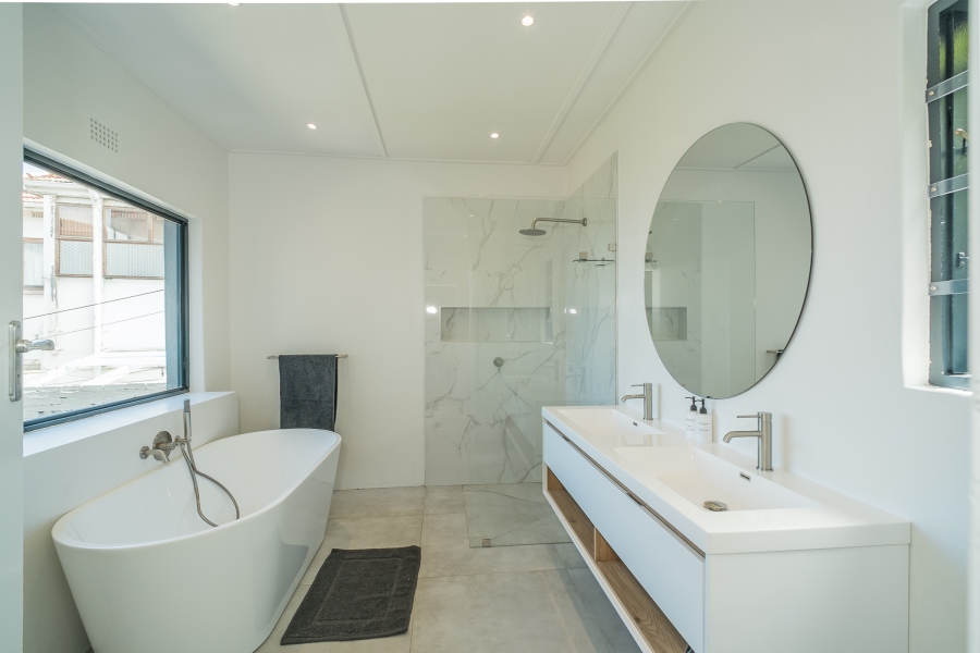 4 Bedroom Property for Sale in St James Western Cape